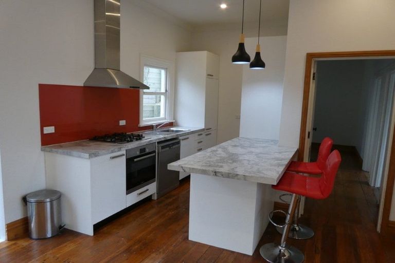 Photo of property in 53 Sutherland Road, Melrose, Wellington, 6023