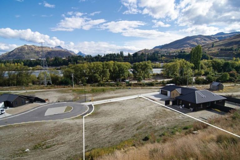Photo of property in 18 Hicks Road, Lower Shotover, Queenstown, 9304