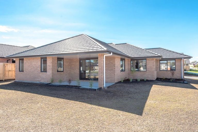 Photo of property in 12 Chalgrove Road, Huntington, Hamilton, 3210