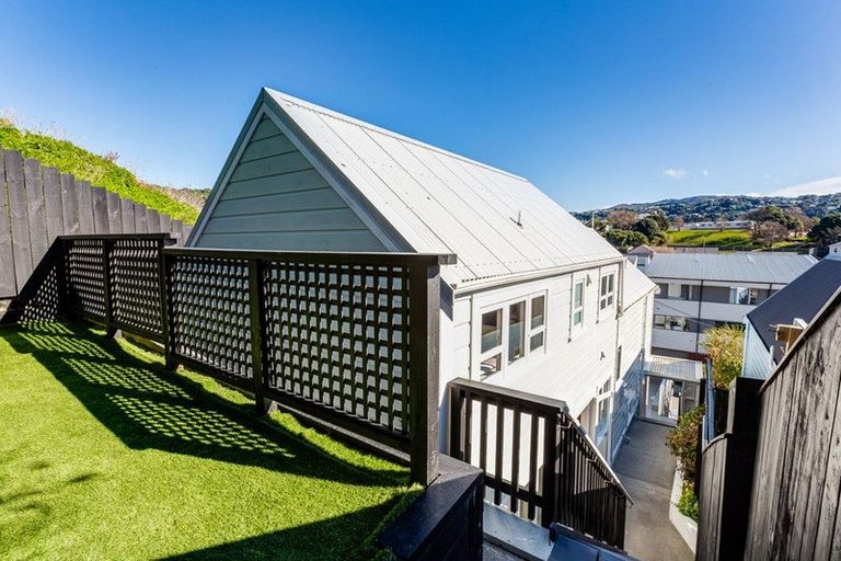 Photo of property in 27 Princess Terrace, Newtown, Wellington, 6021