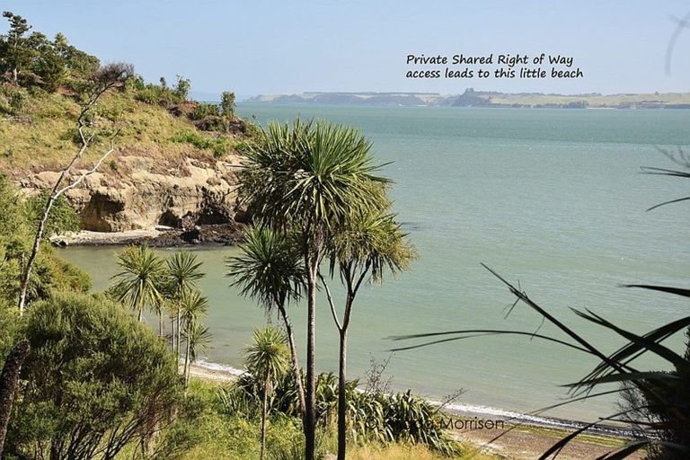 Photo of property in 24 Te Wairoa Lane, Tinopai, 0593