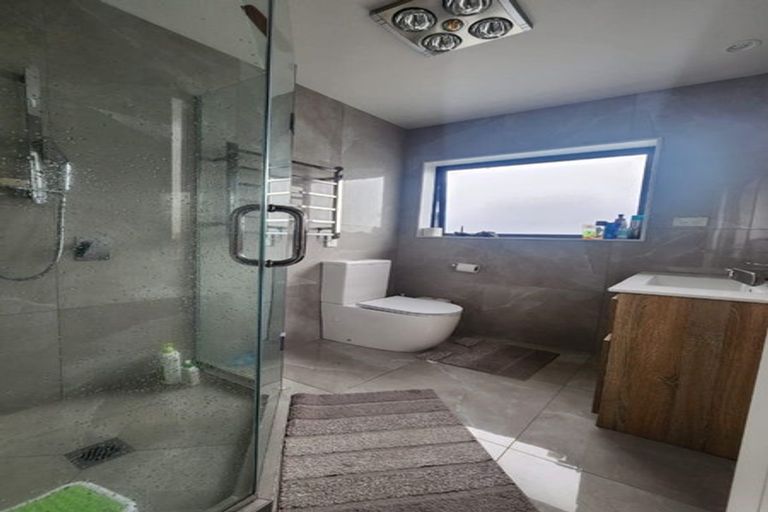 Photo of property in 1/15 Old Wairoa Road, Papakura, 2110