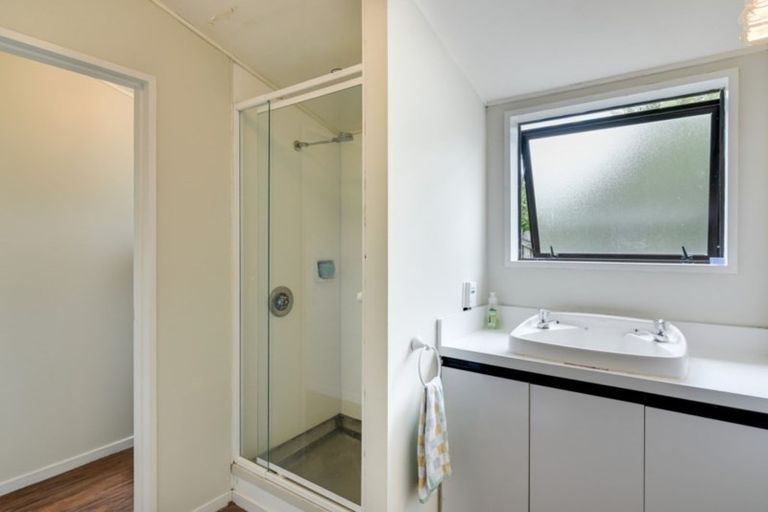 Photo of property in 5a Wye Place, Fernhill, Queenstown, 9300