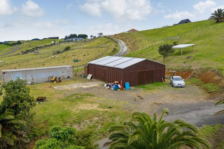 Photo of property in 2219 South Head Road, South Head, Helensville, 0874