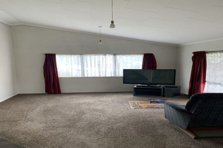 Photo of property in 18 Delaware Grove, Totara Park, Upper Hutt, 5018