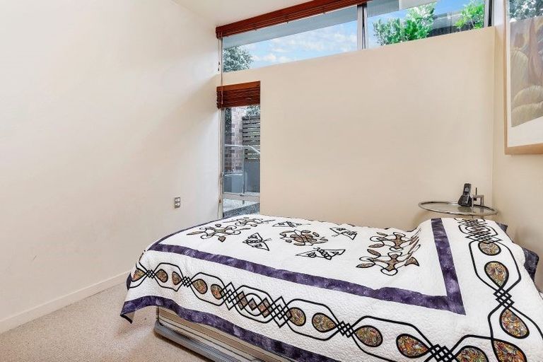 Photo of property in 35a Clifton Road, Hauraki, Auckland, 0622