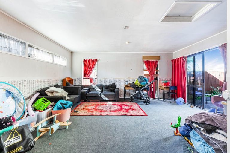 Photo of property in 2/27 Omana Road, Papatoetoe, Auckland, 2025