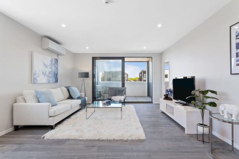 Photo of property in 102/2 Onekiritea Road, Hobsonville, Auckland, 0616