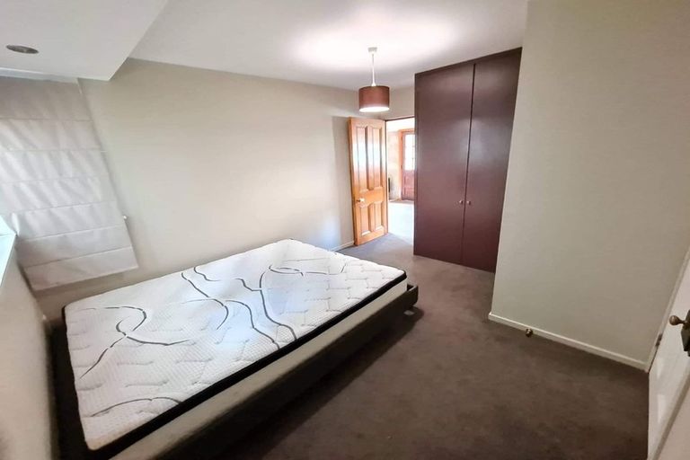 Photo of property in 23 Hawkhurst Road, Lyttelton, 8082