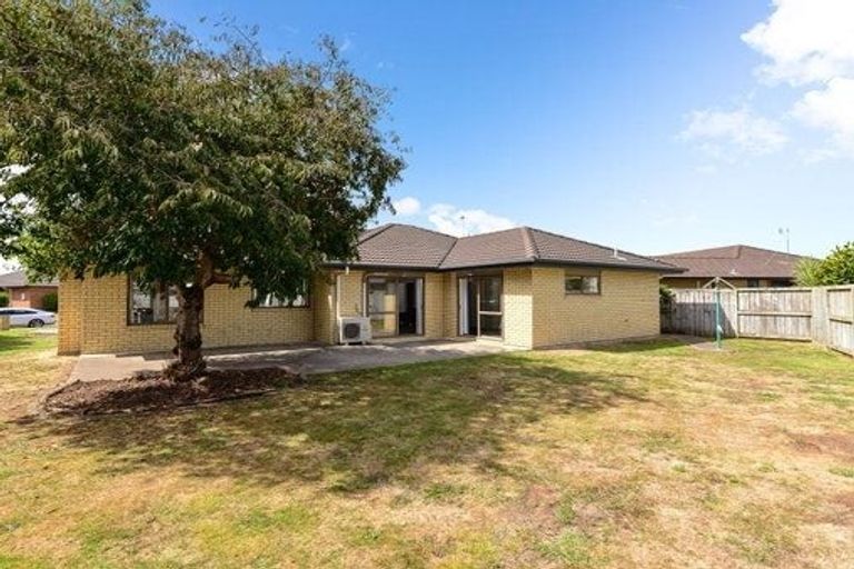 Photo of property in 77 Farringdon Avenue, Rototuna North, Hamilton, 3210