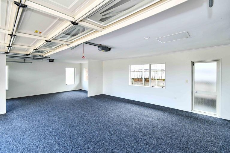 Photo of property in 17 Parkhaven Drive, Rosehill, Papakura, 2113
