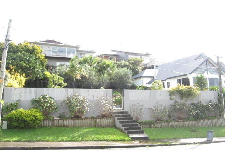 Photo of property in 1/5 Colmar Road, Mellons Bay, Auckland, 2014