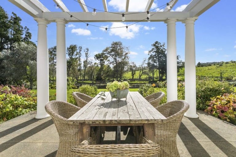 Photo of property in 75 Sutton Road, Brookby, Manurewa, 2576