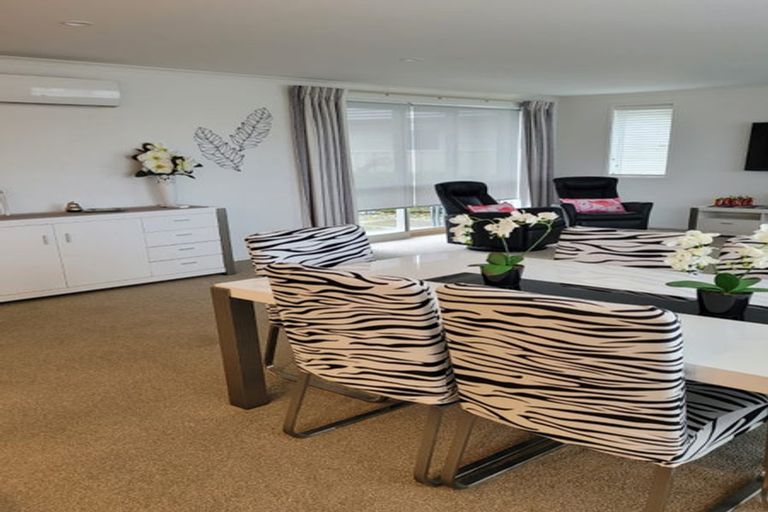 Photo of property in 3 Sandspit Way, Papamoa Beach, Papamoa, 3118