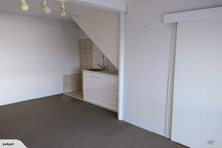 Photo of property in 1/75 Aberdeen Road, Castor Bay, Auckland, 0620