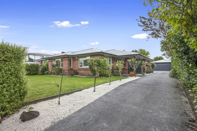 Photo of property in 9 Oakfield Street, Burnside, Christchurch, 8053