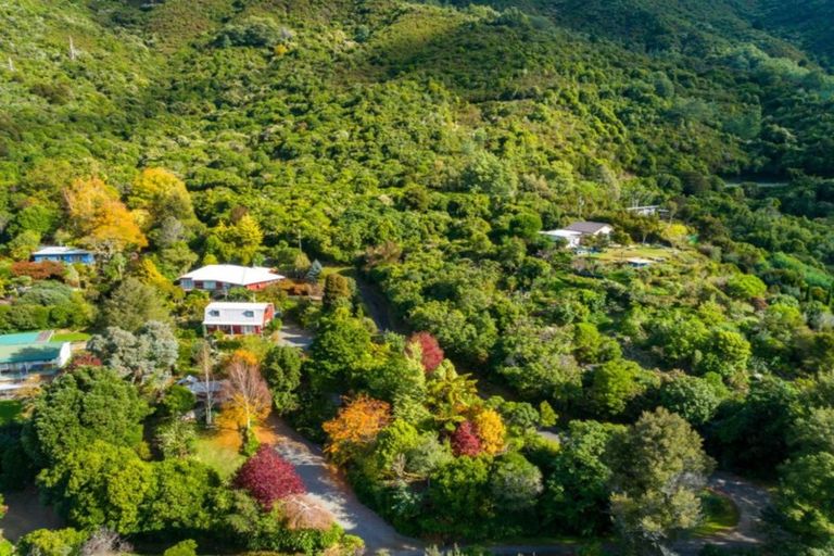 Photo of property in 581 Queen Charlotte Drive, Havelock, 7281