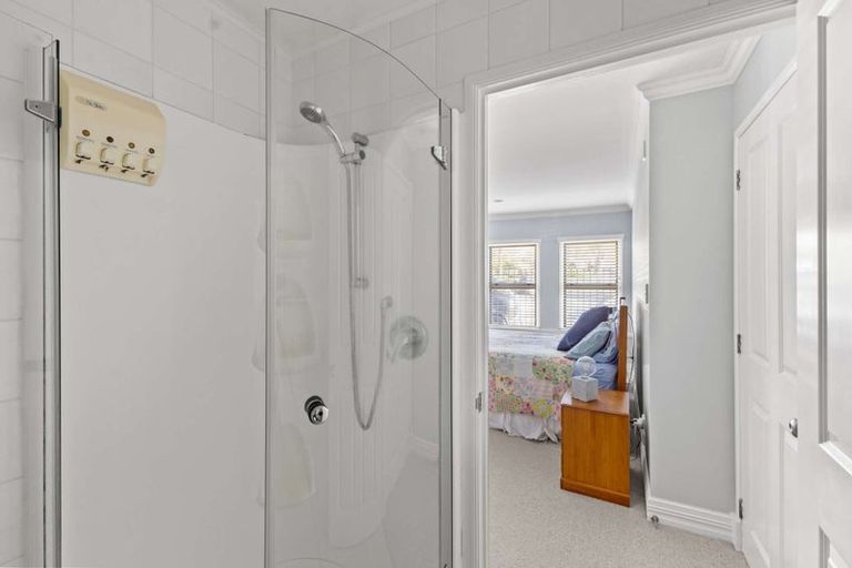 Photo of property in 1 Queen Street, New Plymouth, 4310