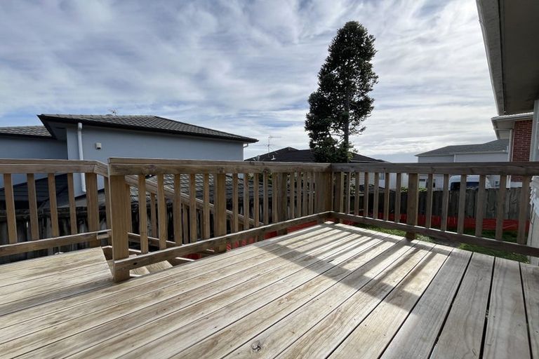 Photo of property in 138 Luckens Road, West Harbour, Auckland, 0618