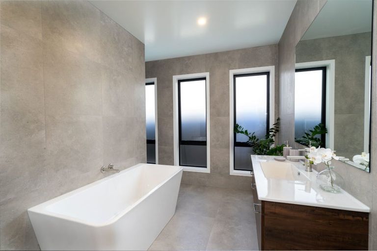 Photo of property in 10 Te Rata Boulevard, Karaka, 2124