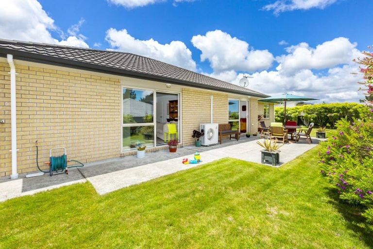 Photo of property in 34 Sunstone Crescent, Brown Owl, Upper Hutt, 5018