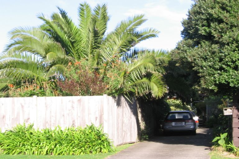 Photo of property in 20 Hona Street, Waikanae Beach, Waikanae, 5036