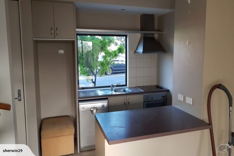 Photo of property in 20 Opito Way, East Tamaki, Auckland, 2013