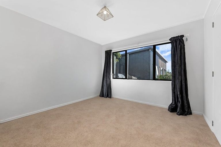 Photo of property in 20 Harbour Crest Drive, Waiuku, 2123