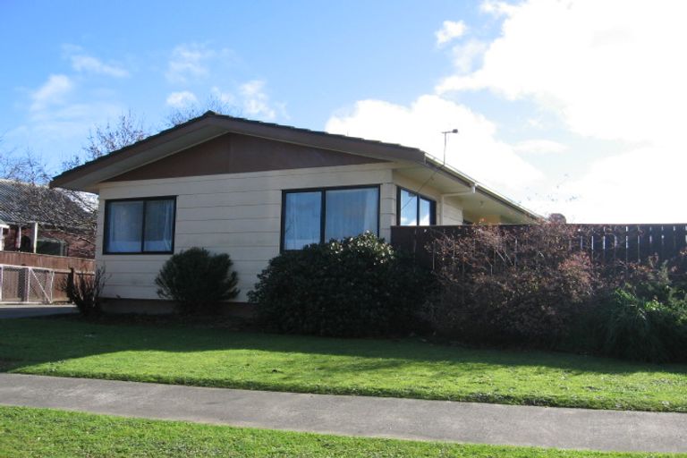 Photo of property in 61 Geraldine Crescent, Cloverlea, Palmerston North, 4412