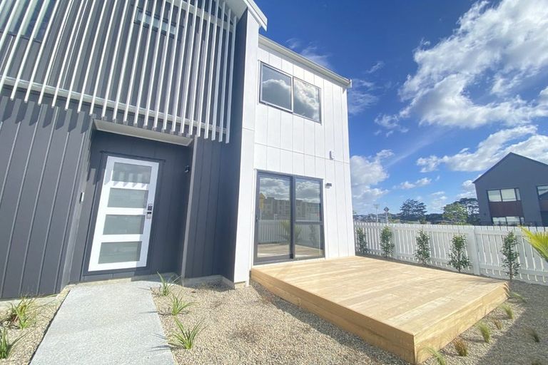 Photo of property in 1 Green Bamboo Road, Hobsonville, Auckland, 0616