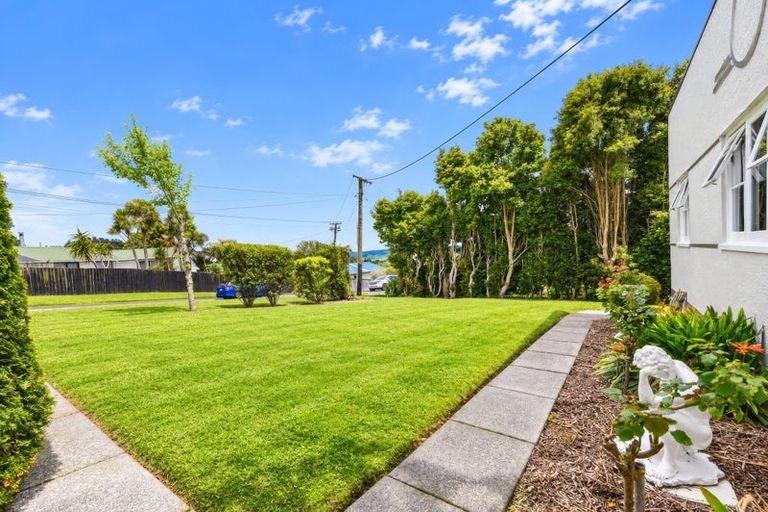 Photo of property in 15 St James Avenue, Helensville, 0800