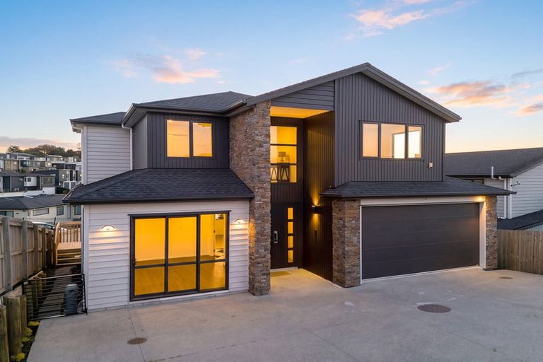 Photo of property in 32 Mcwhirters Farm Lane, Massey, Auckland, 0614
