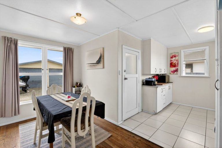 Photo of property in 5 Neal Crescent, Onekawa, Napier, 4110