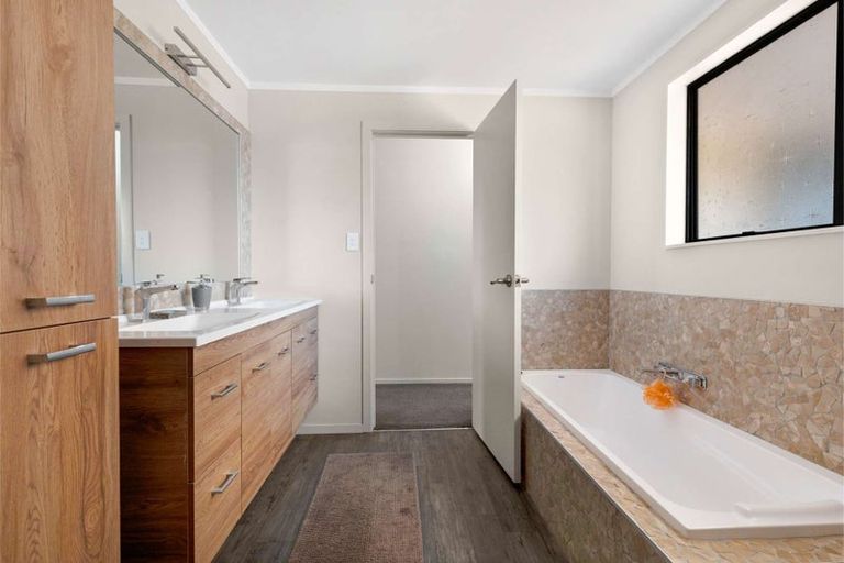 Photo of property in 31 Totara Street, Edgecumbe, 3120