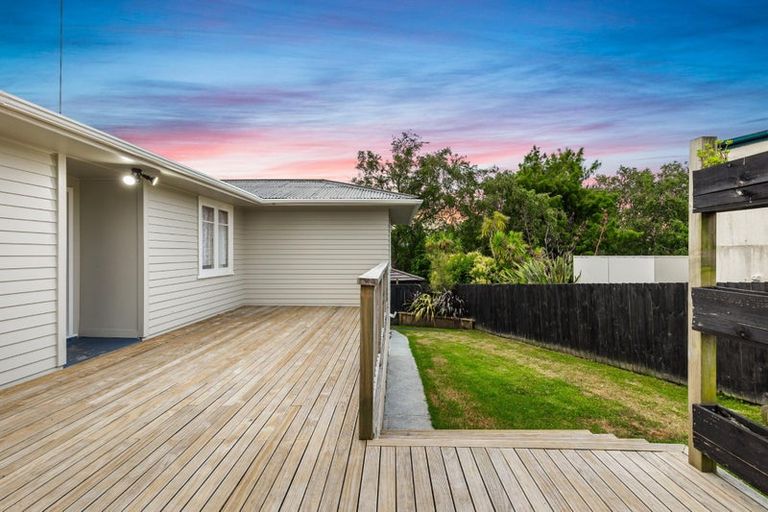 Photo of property in 97 Metcalfe Road, Ranui, Auckland, 0612