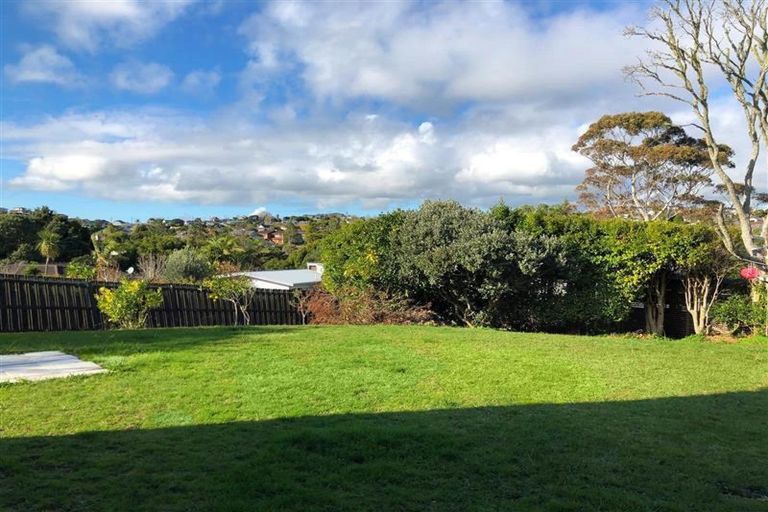 Photo of property in 37 Advene Road, Cockle Bay, Auckland, 2014