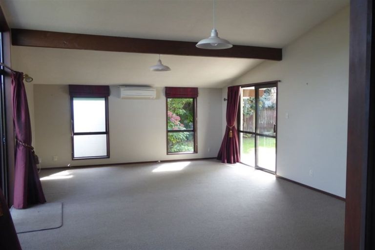 Photo of property in 9 Mulberry Place, Redwood, Christchurch, 8051