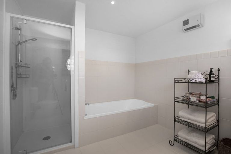 Photo of property in 12 Upland Road, Kelburn, Wellington, 6012