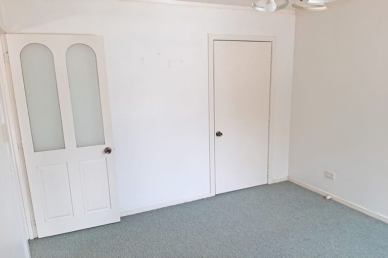 Photo of property in 42 Mildmay Road, Henderson, Auckland, 0610