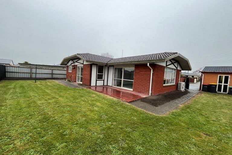 Photo of property in 107 Denise Crescent, Hornby, Christchurch, 8042