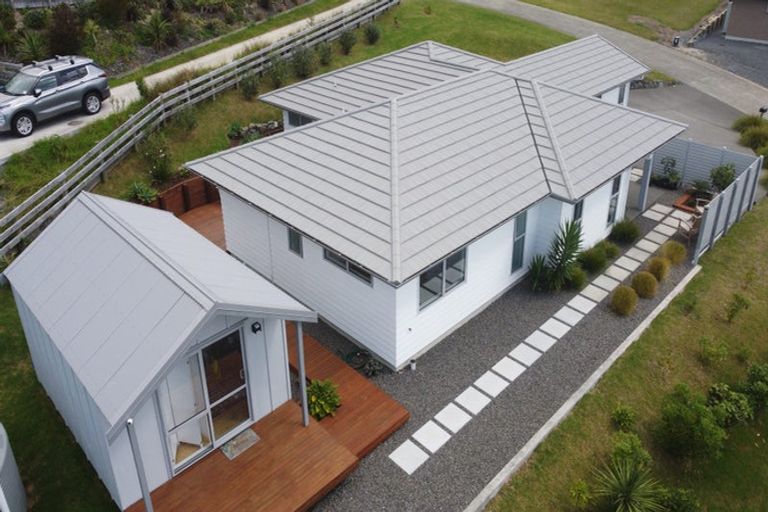 Photo of property in 1 Ngaio Close, Mangawhai, 0505