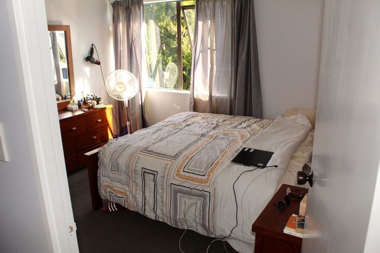Photo of property in 1/9 Thistledew Place, Bayview, Auckland, 0629