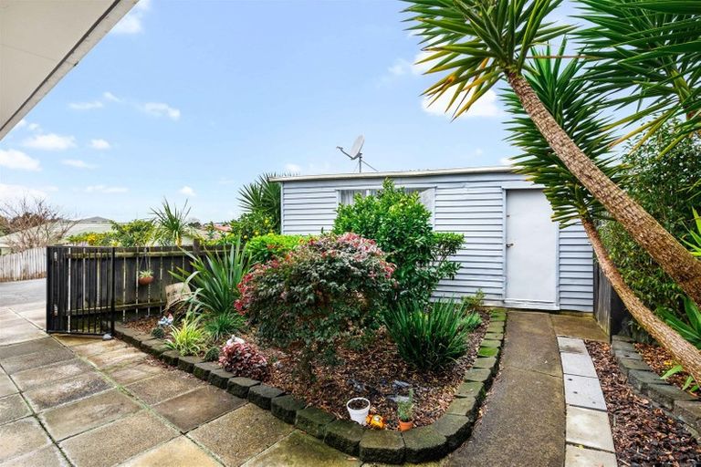 Photo of property in 2/9 Applewood Drive, Henderson, Auckland, 0612