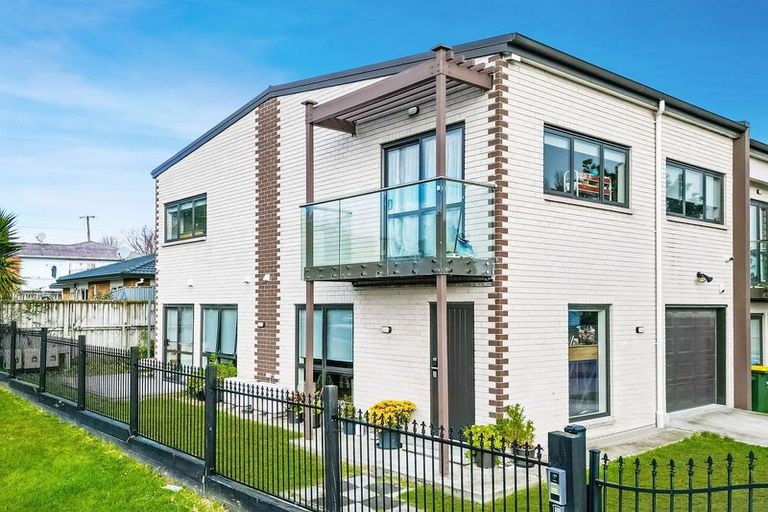 Photo of property in 4a Kelman Road, Kelston, Auckland, 0602