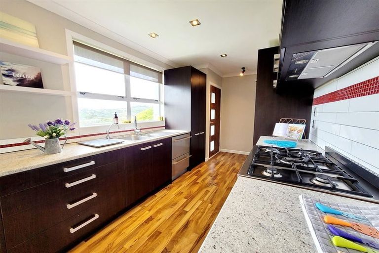 Photo of property in 11 Kimball Place, Johnsonville, Wellington, 6037