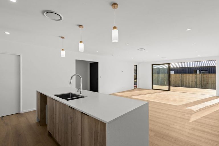 Photo of property in 43 Cheviot Street, Jacks Point, 9371