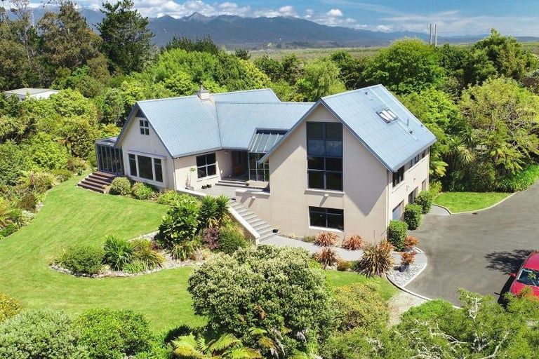 Photo of property in 170 Alma Road, Westport, 7892