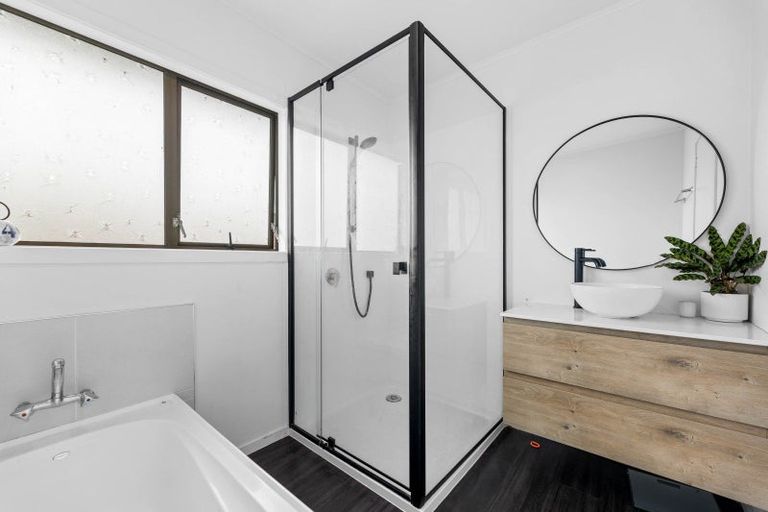 Photo of property in 1 Jasmine Avenue, Dinsdale, Hamilton, 3204