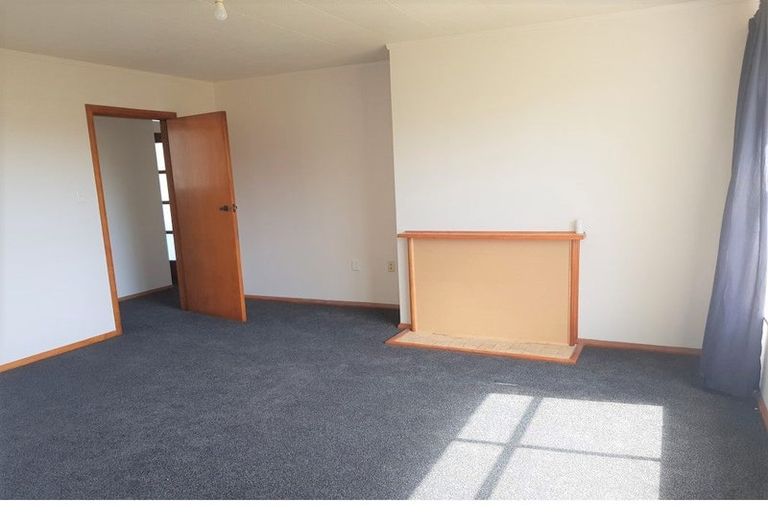 Photo of property in 35 Cornwall Crescent, Cannons Creek, Porirua, 5024