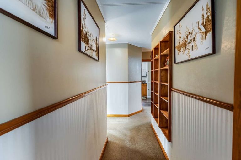 Photo of property in 10 Humphrey Street, Marton, 4710